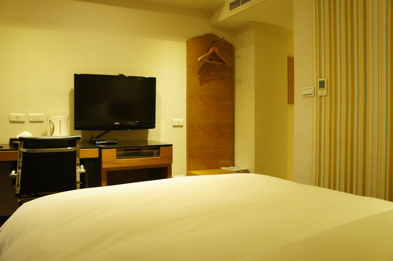 Country Garden Hotel Chiayi City Exterior foto