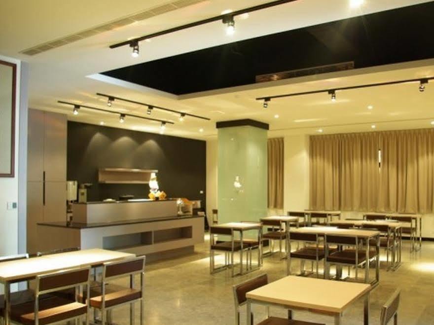 Country Garden Hotel Chiayi City Exterior foto