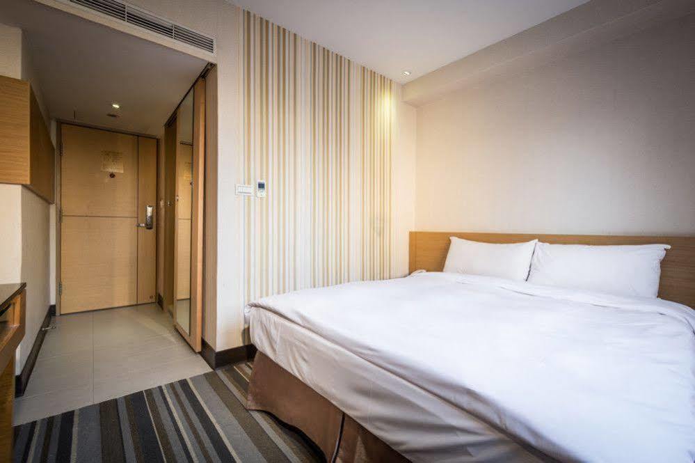 Country Garden Hotel Chiayi City Exterior foto